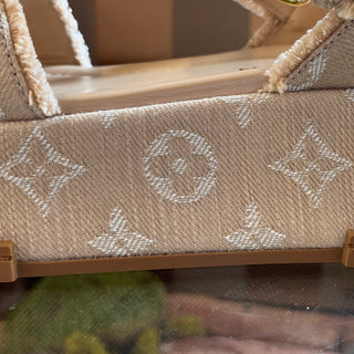 LOUIS VUITTON Maya Beige Platform Sandals SZ 39 (US 9)