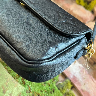 LOUIS VUITTON Ivy Giant Monogram Empreinte Black Wallet on Chain Bag