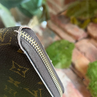 LOUIS VUITTON Zippy Monogram Canvas Wallet