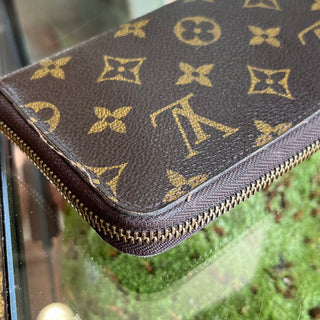 LOUIS VUITTON Zippy Organizer Brown Monogram Canvas Wallet