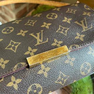 LOUIS VUITTON Favorite Brown Monogram Canvas Crossbody
