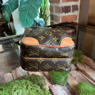 LOUIS VUITTON Amazone Vintage Brown Monogram Canvas Crossbody