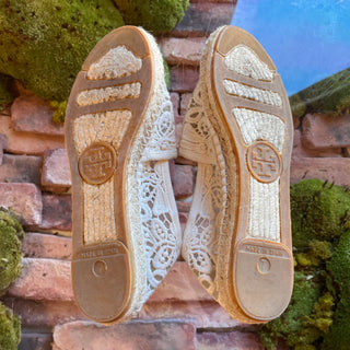 TORY BURCH White Lazer Cut Mesh Espadrilles SZ 7