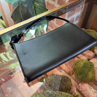 LOUIS VUITTON Pochette Accessories 24 Black Epi Leather Shoulder Bag