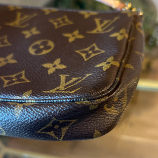 LOUIS VUITTON Monogram Pochette