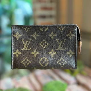 LOUIS VUITTON Toiletry 15 Brown Monogram Canvas Pouch