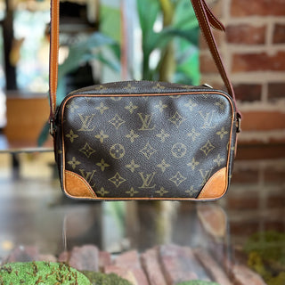 LOUIS VUITTON Trocadero Brown Monogram Canvas Vintage Crossbody