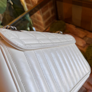 GUCCI Aria Small White Calfskin Matelasse GG Marmont Shoulder Bag