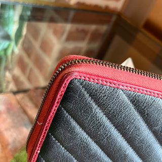 GUCCI Vintage Effect Calfskin Matelasse Diagonal Torchon GG Marmont Zip Around Wallet