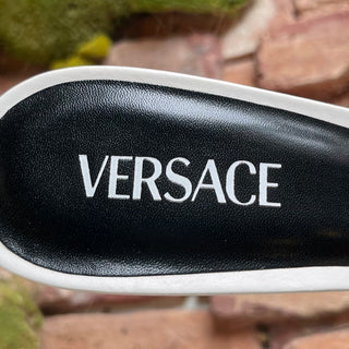 VERSACE White/Black Leather Chain Pumps SZ 40 (US 10)