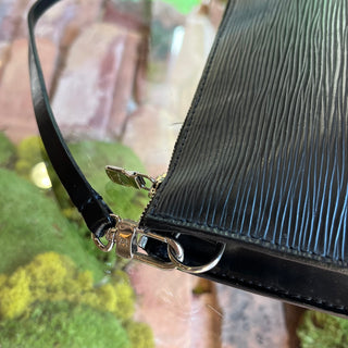LOUIS VUITTON Pochette Accessories 24 Black Epi Leather Shoulder Bag