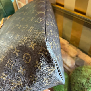 LOUIS VUITTON Neverfull MM Monogram Canvas Tote Bag
