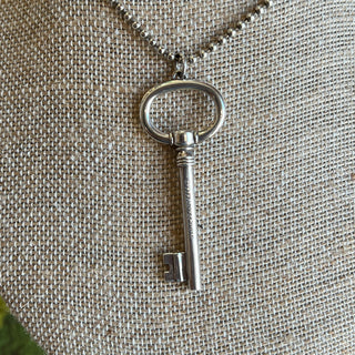 TIFFANY&CO. 925 Sterling Silver Oval Key Pendant Necklace