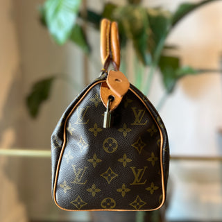 LOUIS VUITTON Vintage Monogram Speedy 25