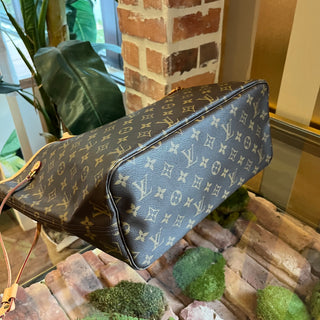 LOUIS VUITTON Neverfull MM Monogram Canvas Tote Bag