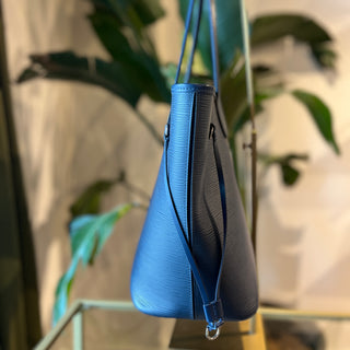 LOUIS VUITTON Navy Epi Leather Neverfull MM