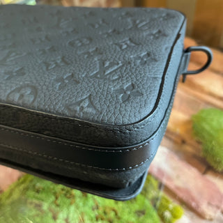 LOUIS VUITTON Steamer Black Taurillon Monogram Messenger