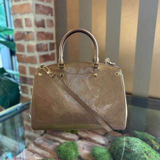 LOUIS VUITTON Beige Vernis Brea NM