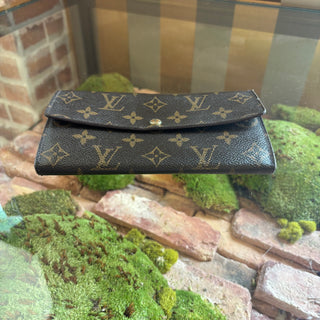 LOUIS VUITTON Monogram Sarah Wallet