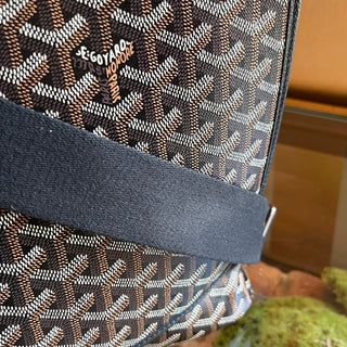 GOYARD Capetain Messenger Black Goyardine Canvas Crossbody