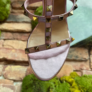 VALENTINO Light Pink Metallic Leather Rockstud Heels SZ 40 (US 10)