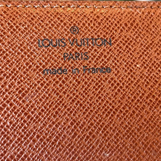 LOUIS VUITTON Monogram Canvas Card Holder