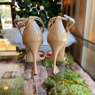 CAROLINA HERRERA Beige Patent Leather Strappy Heels SZ37(7US)