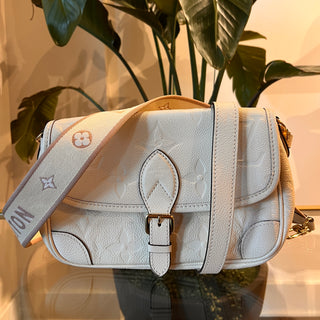 LOUIS VUITTON Diane Creme Shoulder Bag
