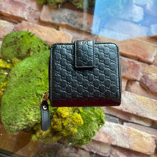 GUCCI Black Microguccissima Leather Small Zip Wallet