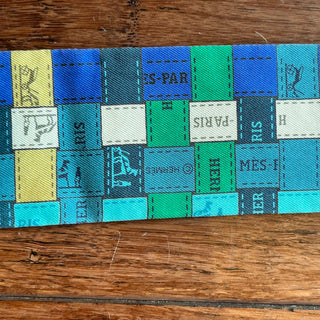 HERMES Turquoise Blue Vif Bolduc au Carre Plumetis Silk Twilly