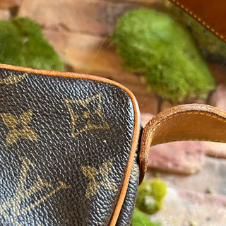LOUIS VUITTON Croissant Brown Monogram Canvas Shoulder Bag
