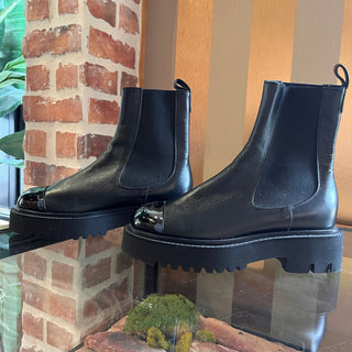 CHANEL Chelsea CC Black Leather Ankle Boots SZ 36.5 (US 6.5)