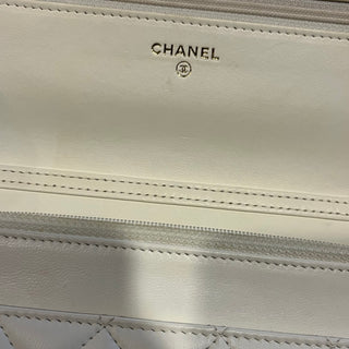 CHANEL Pearl Crush White Calfskin Wallet on Chain Crossbody Bag