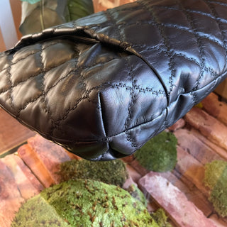 CHANEL Hampton Double Stitch Black Quilted Leather Shoulder Bag