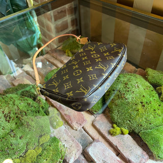 LOUIS VUITTON Pochette Accessories Vintage Brown Monogram Canvas Shoulder Bag