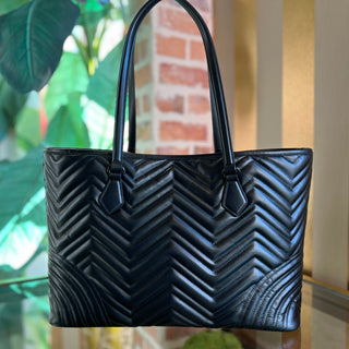 GUCCI Calfskin Matelasse Monochrome GG Marmont Large Tote Bag