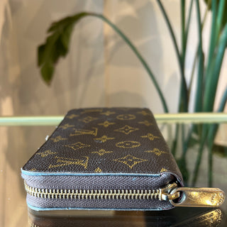 LOUIS VUITTON Monogram Zippy Wallet