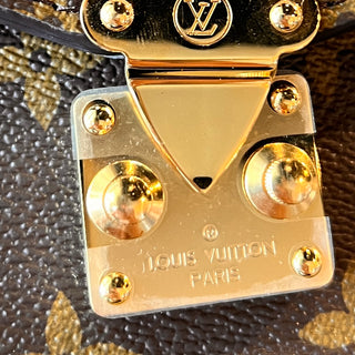 LOUIS VUITTON Monogram Pochette Métis
