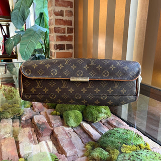 LOUIS VUITTON Abbesses Brown Monogram Canvas Messenger Bag
