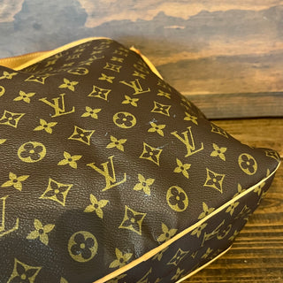 LOUIS VUITTON Delightful Brown Monogram Canvas Hobo