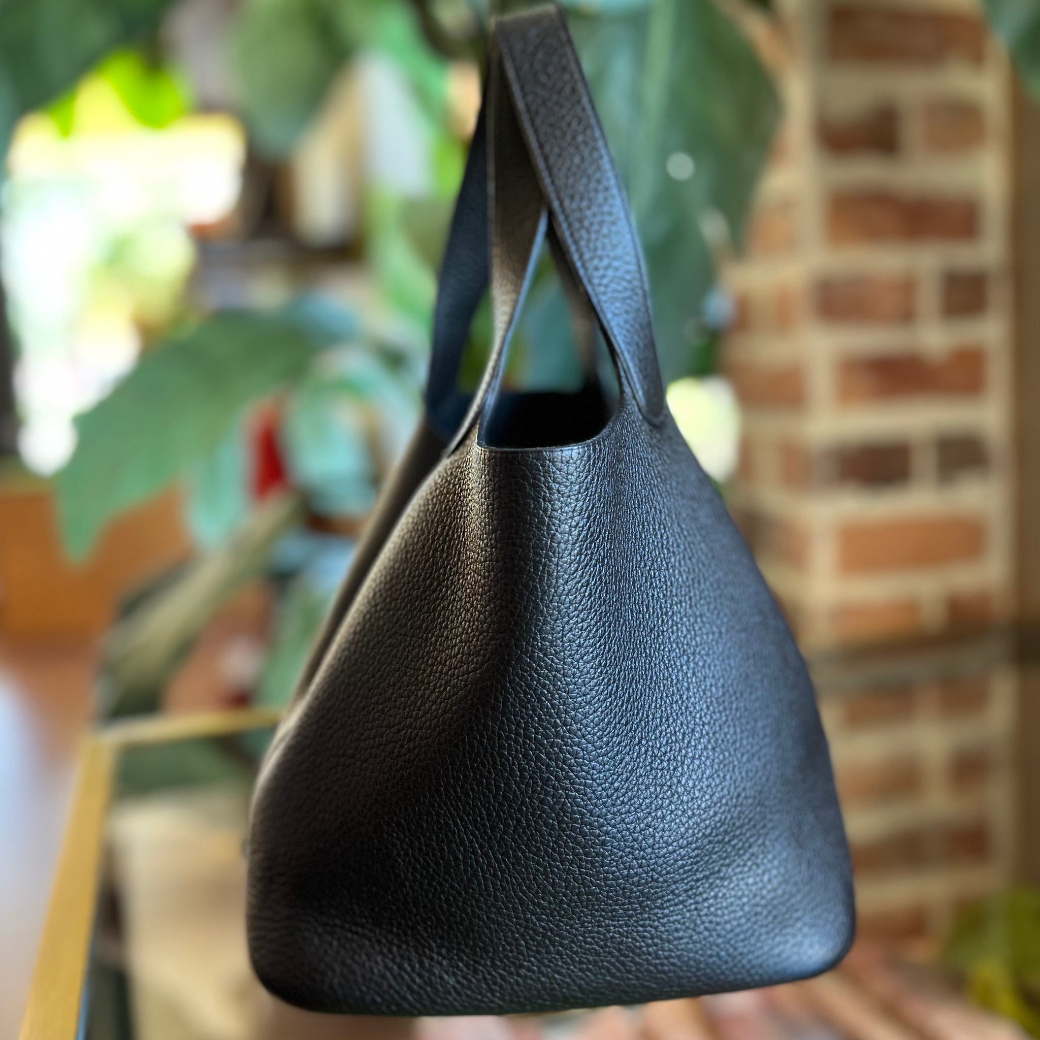 HERMES Black Togo Leather Picotin Bag PM 22 - The Purse Ladies