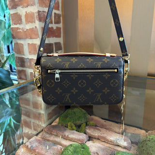 LOUIS VUITTON Pochette Métis East West Crossbody