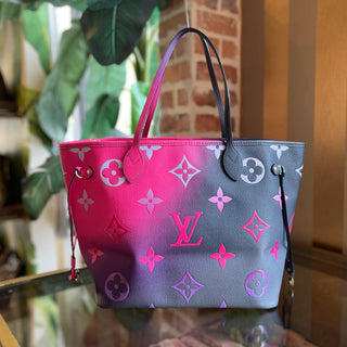 LOUIS VUITTON Neverfull MM Monogram Giant Spring in the City Tote