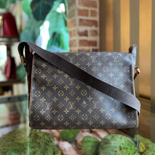 LOUIS VUITTON Abbesses Brown Monogram Canvas Messenger Bag