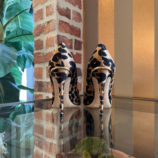 LOUIS VUITTON Leopard Print Silk Pointed Toe Pumps SZ 39 (US 9)