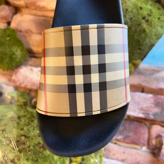BURBERRY Archive Beige Check Rubber Slides SZ 39 (US 9)