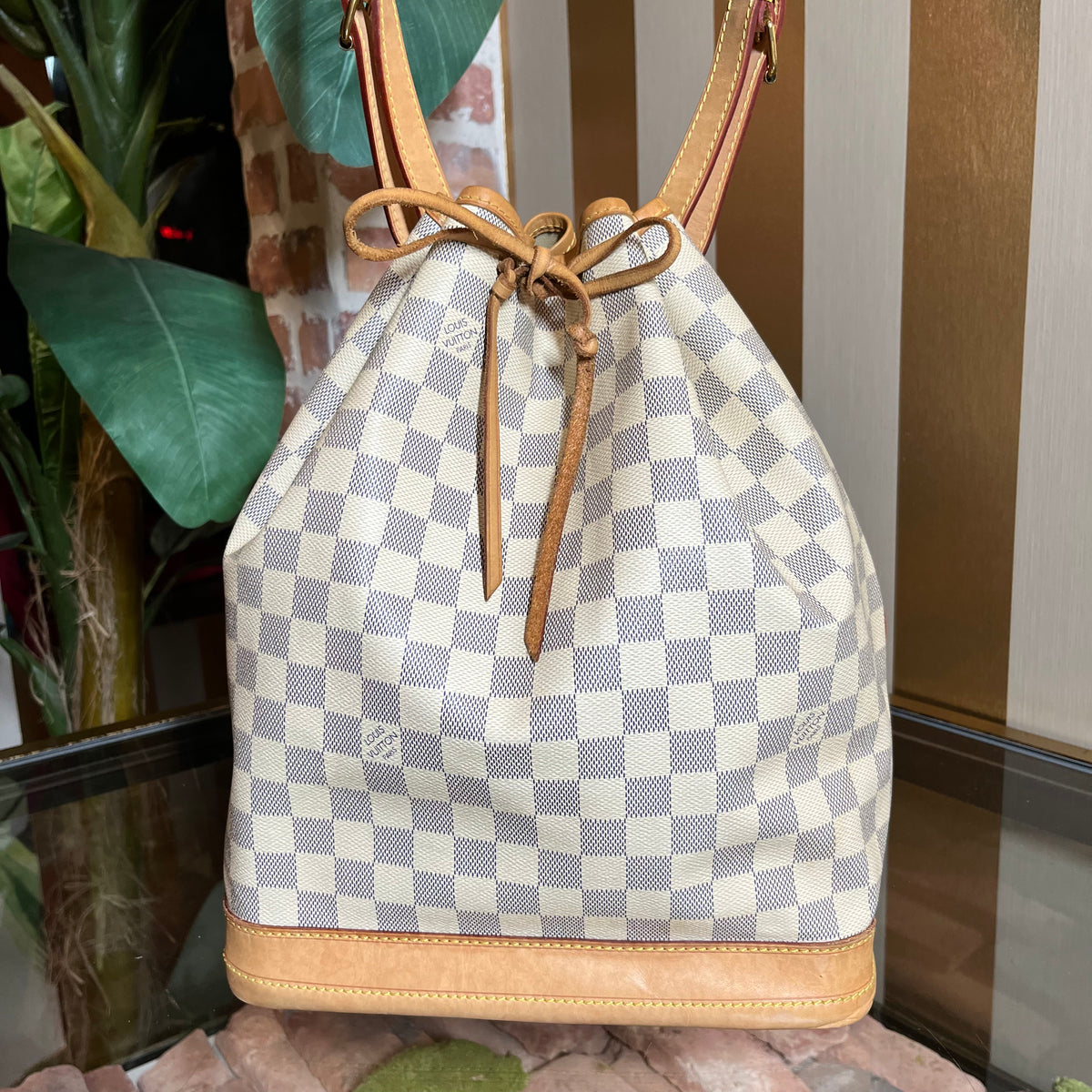 Louis vuitton best sale neo purse