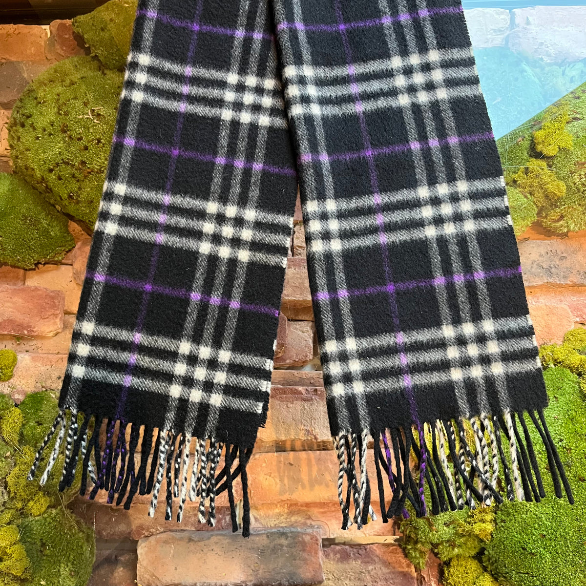 Burberry cashmere hot sale scarf purple