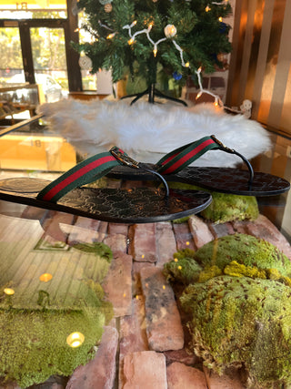 GUCCI Black Guccissima Red & Green Striped Flip flops SZ 40.5