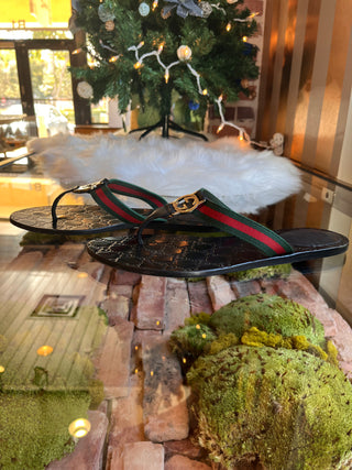 GUCCI Black Guccissima Red & Green Striped Flip flops SZ 40.5